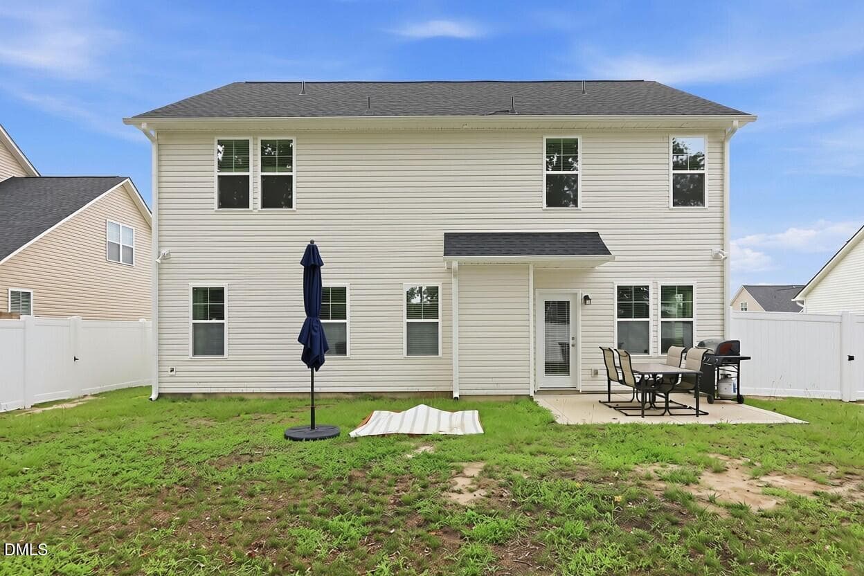 Straight umbrella 1 - 675 Amusement Drive, Hope Mills, NC 28348, Hope Mills