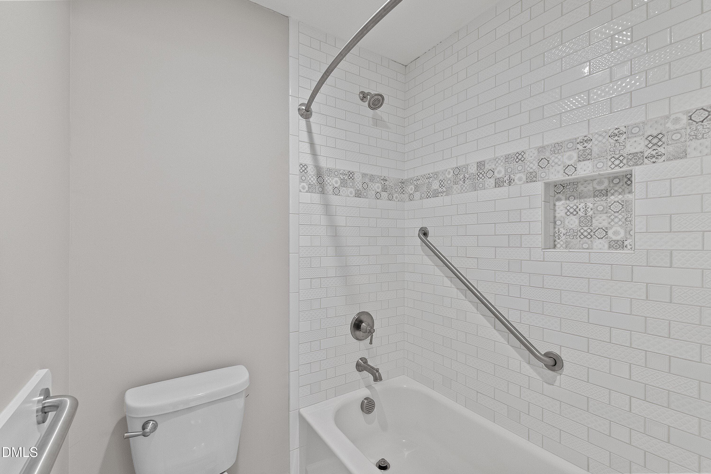209McNBath2a - 209 Mcnaughton Court, Garner, NC 27529, Garner