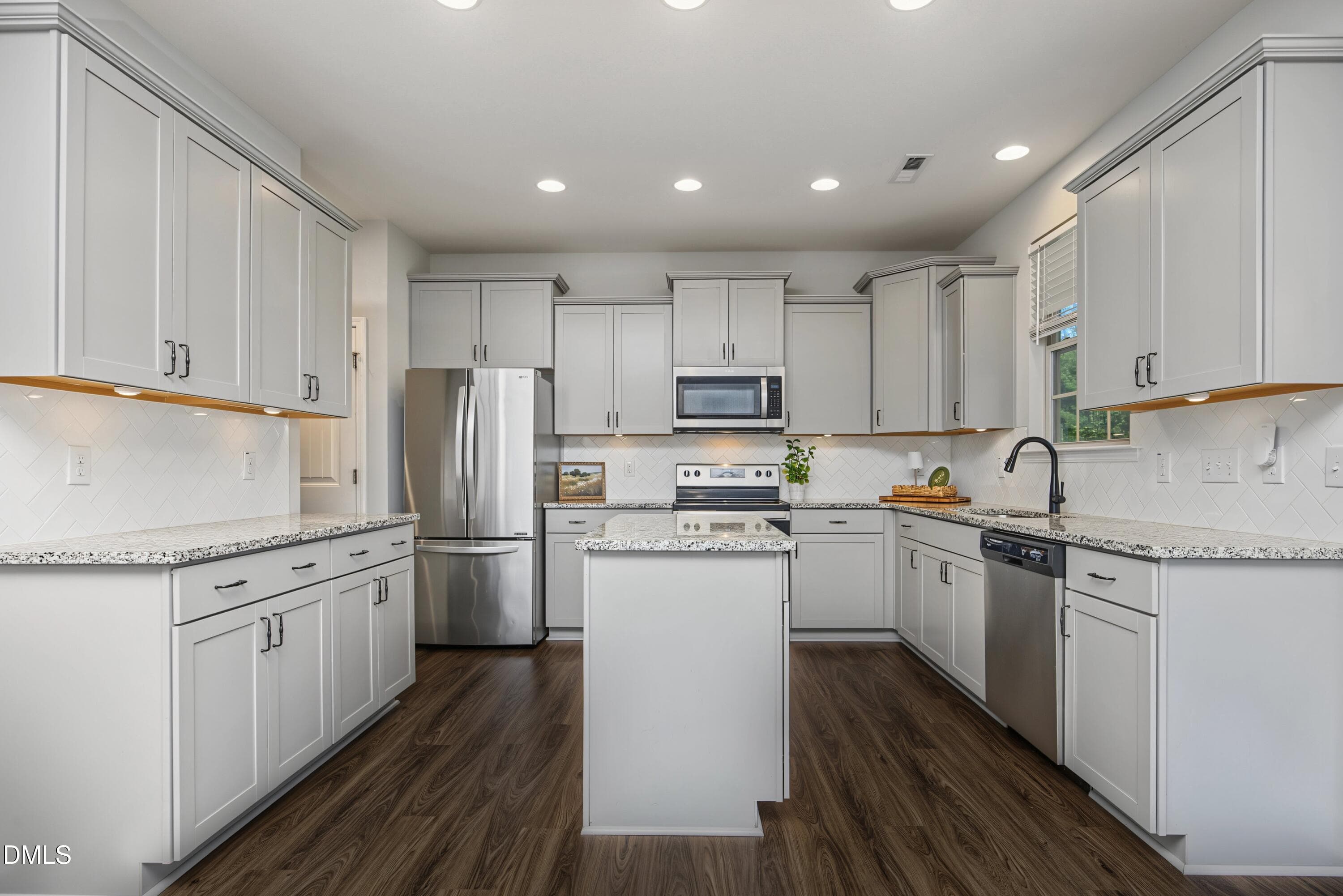10KitchenNew - 5000 Silver Spruce Way, Zebulon, NC 27597, Zebulon