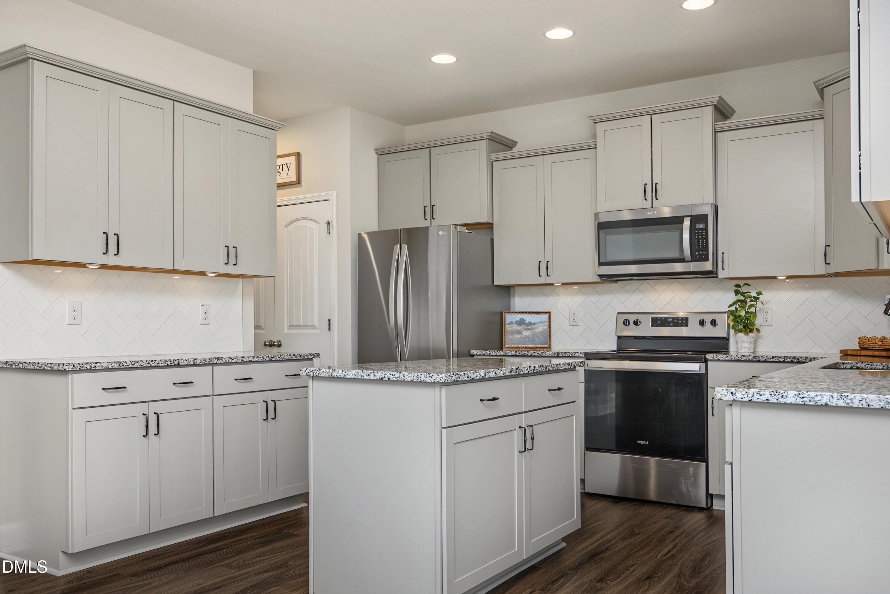 13KitchenNew - 5000 Silver Spruce Way, Zebulon, NC 27597, Zebulon