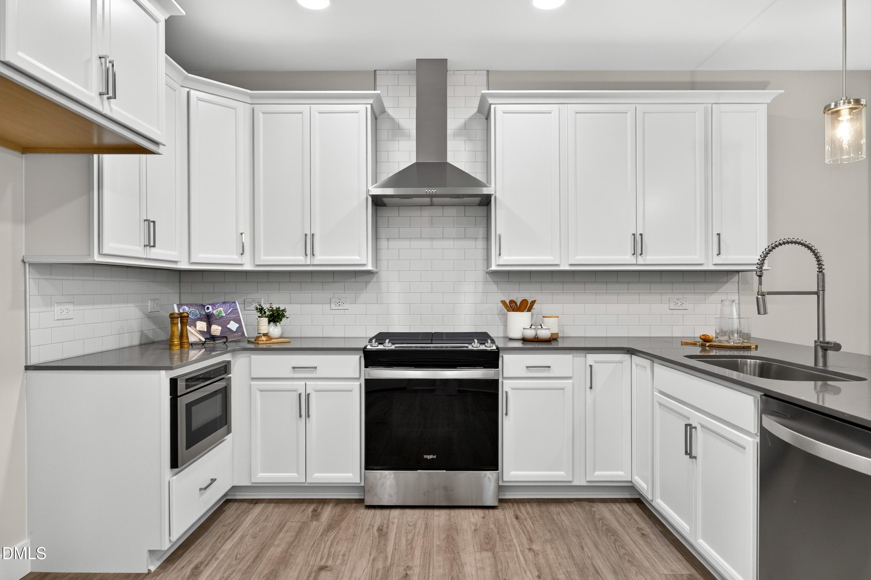 Kitchen Range Wall - 613 Cable Court, Apex, NC 27523