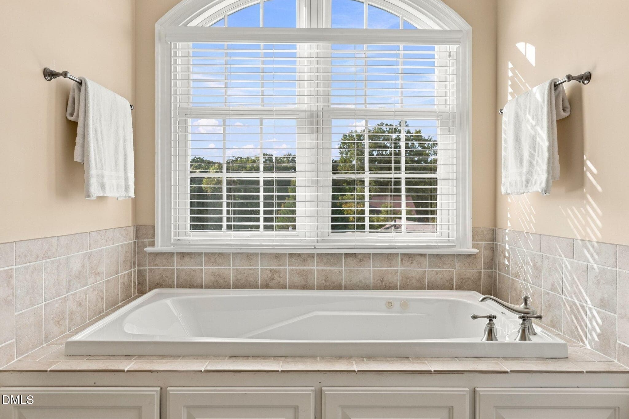 41-web-or-mls-IMG_3981 - 734 W Barbee Chapel Road 734, Chapel Hill, NC 27517, Chapel Hill