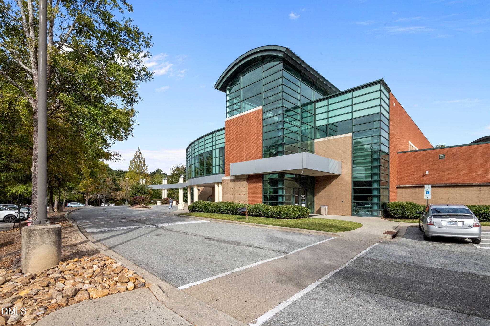 67-web-or-mls-P1085324 - 734 W Barbee Chapel Road 734, Chapel Hill, NC 27517, Chapel Hill
