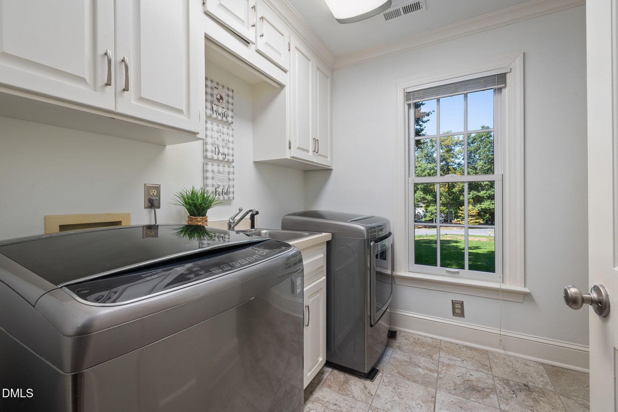 Laundry - 1117 Bentham Drive, Raleigh, NC 27614, Raleigh