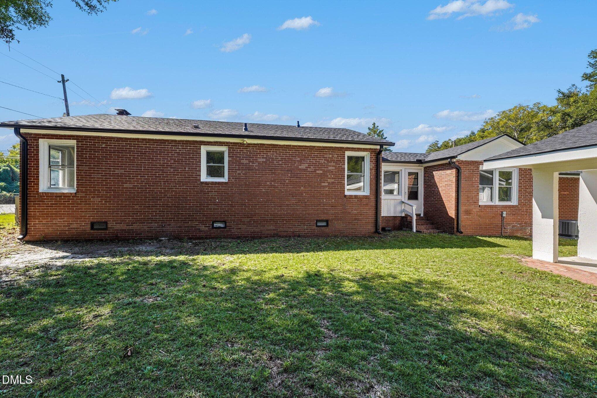 026_file_8674 - 1009 W New Hampshire Avenue, Southern Pines, NC 28387