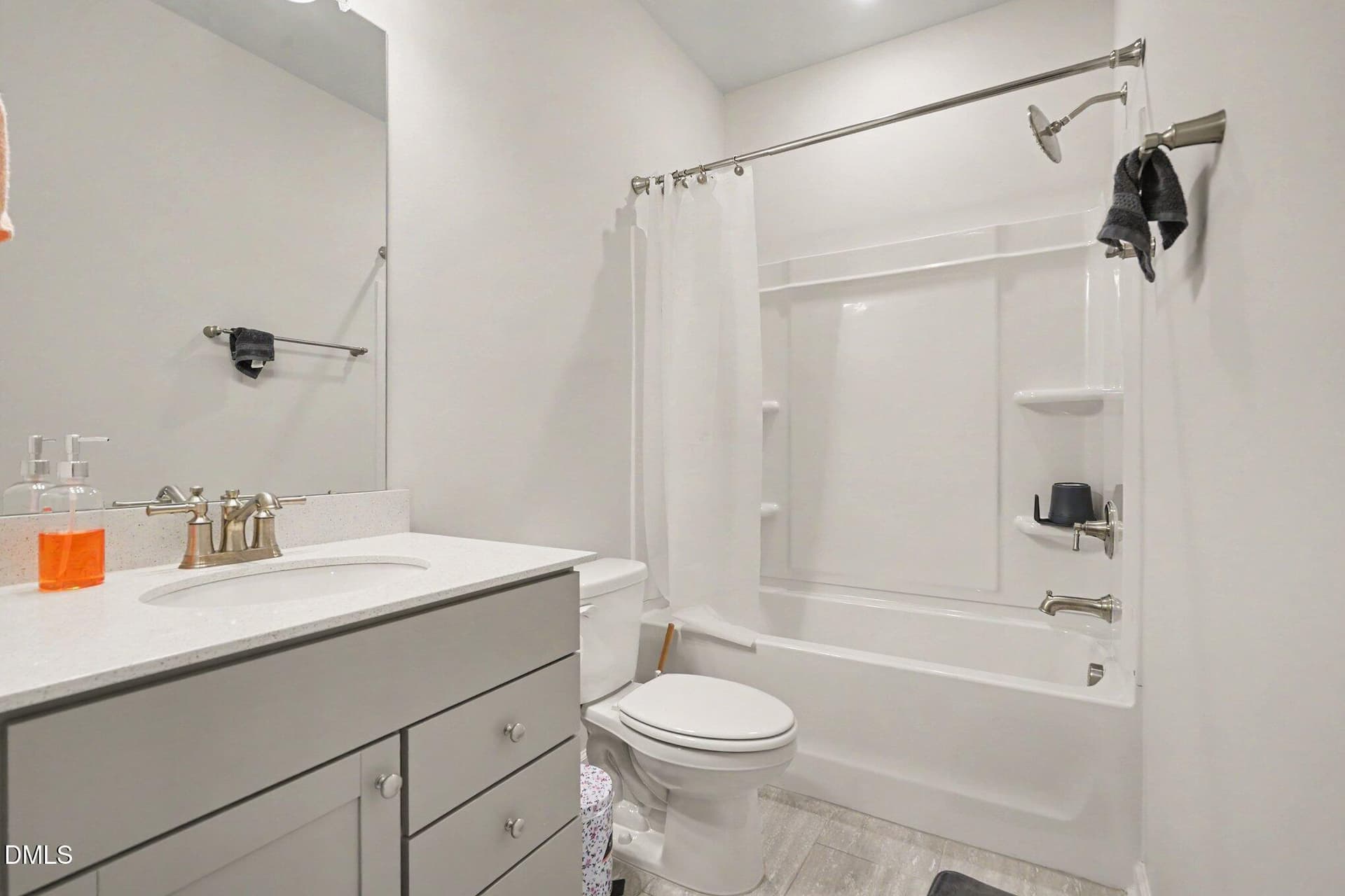 014_file_6542 - 1405 Hollyview Avenue, Durham, NC 27703