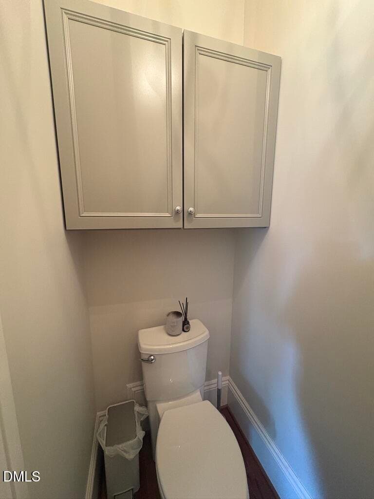 holden bath - 504 Holden Street, Raleigh, NC 27604