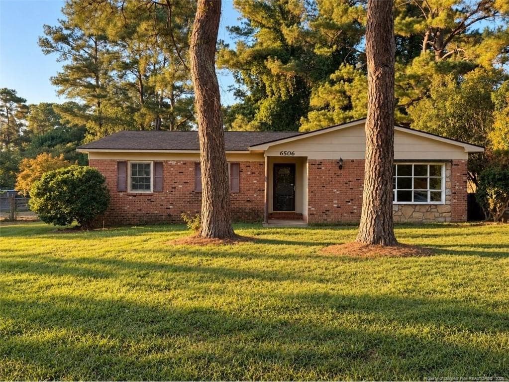 6506 Sprucewood Road, Fayetteville, NC 28304