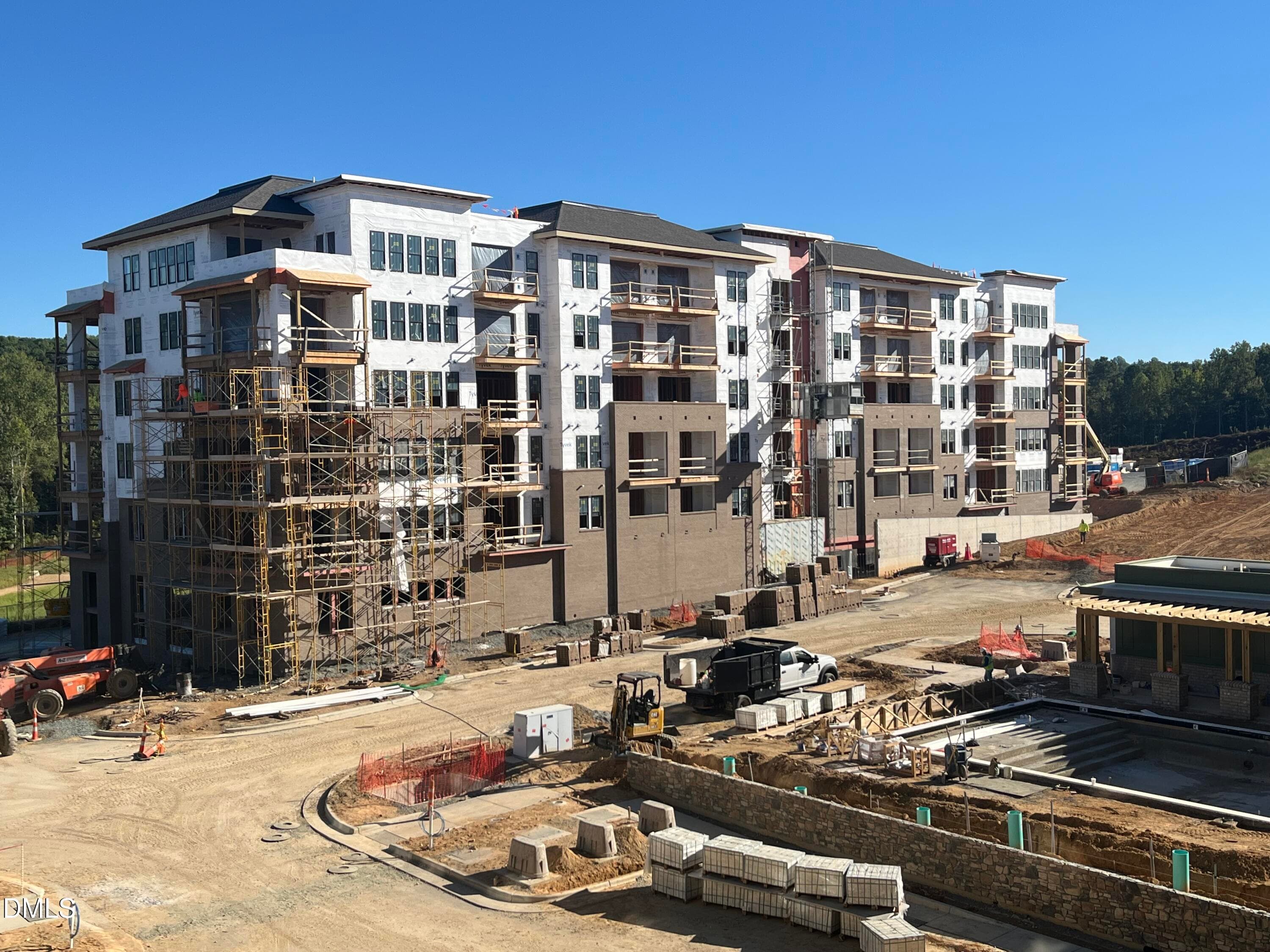 SITE PHOTO 6 - 211 S Crk Crossing 311, Chapel Hill, NC 27516, Chapel Hill
