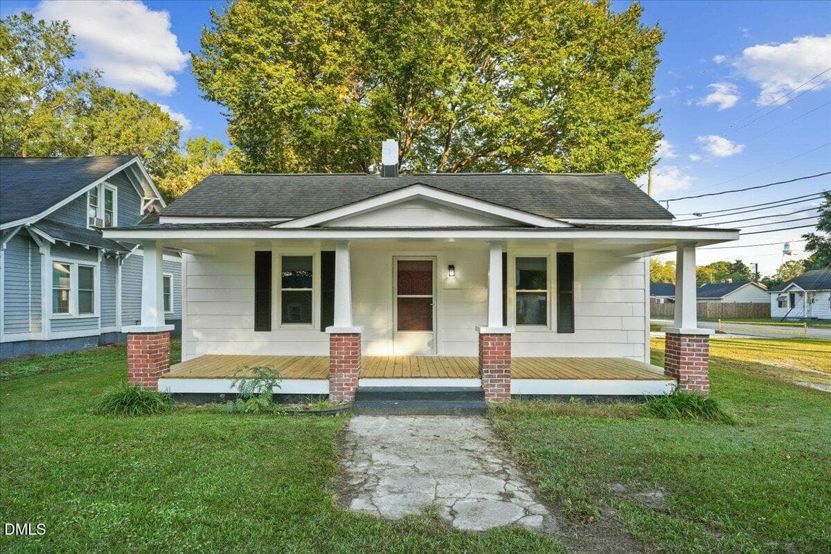 01-511 N Webb St-1 - 511 N Webb Street, Selma, NC 27576