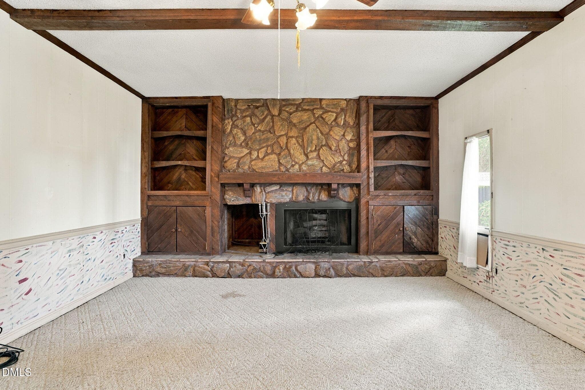 Den - 604 N Saratoga Street, Stantonsburg, NC 27883