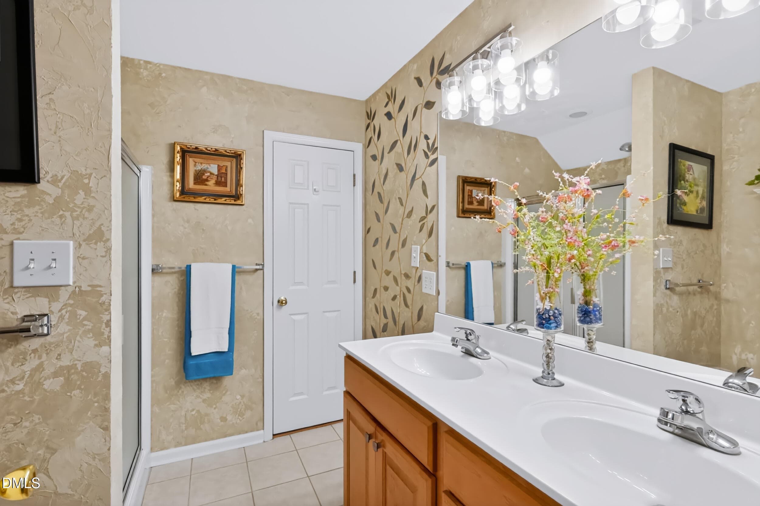 31_main bathroom 2 - 6401 Bellcross Trail, Whitsett, NC 27377