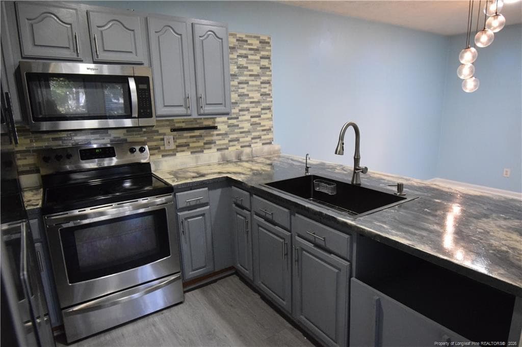 Kitchen - 2009 Sardonyx Road 7, Fayetteville, NC 28303, Fayetteville