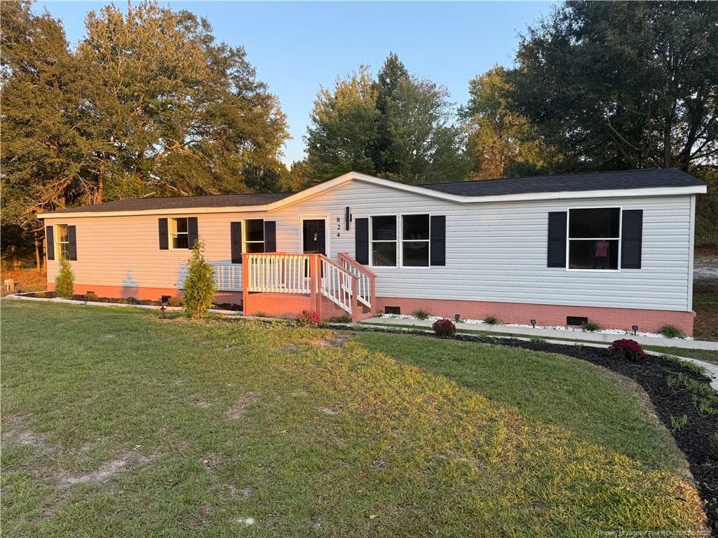 Photo 2 - 824 Shaker Town Road, Fayetteville, NC 28312