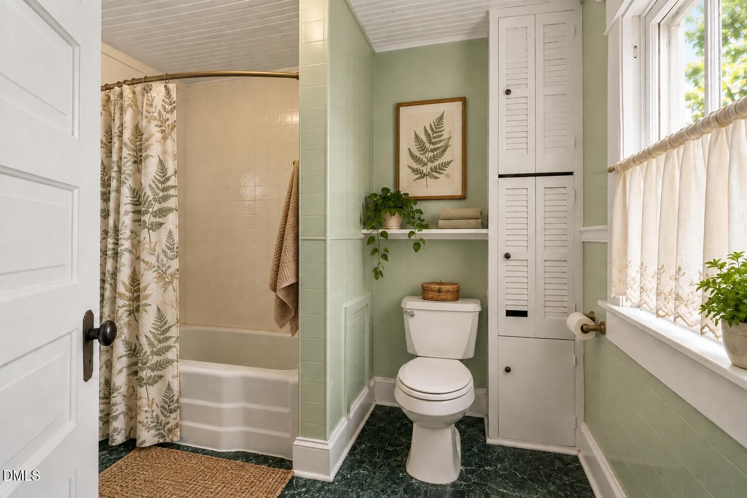 bath 2 1 s - 302 Halifax Street, Warrenton, NC 27589