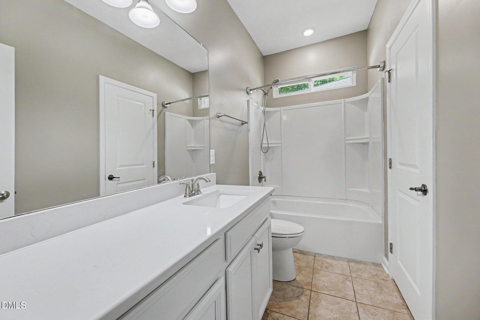 Hallway bathroom - 3049 Willow Ranch Drive, Fuquay Varina, NC 27526, Fuquay Varina