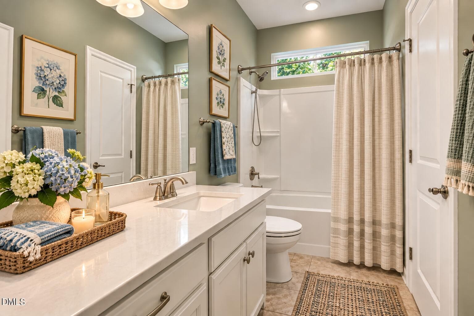 Hallway bathroom - 3049 Willow Ranch Drive, Fuquay Varina, NC 27526, Fuquay Varina