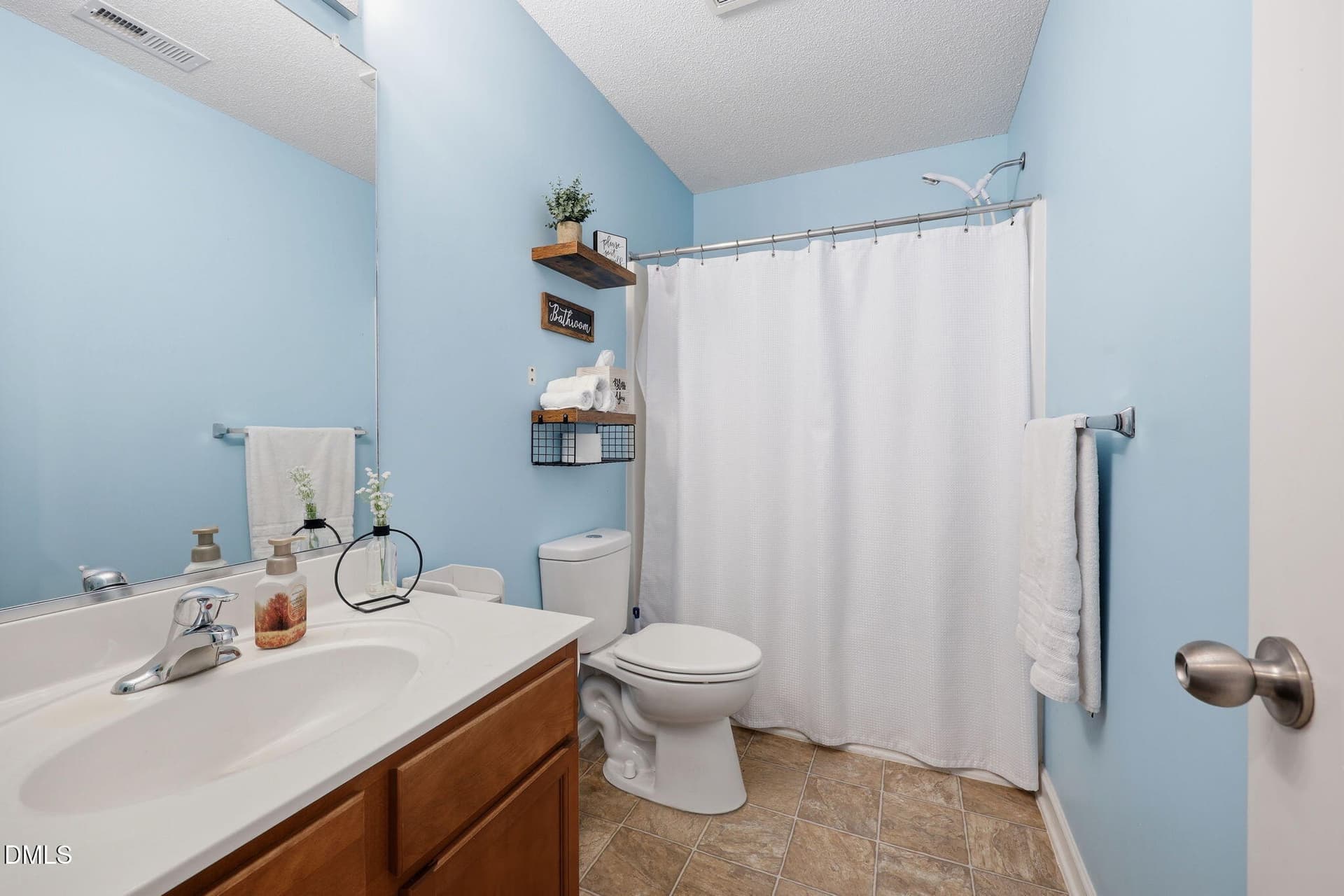 19-web-or-mls-6S8A9796 - 116 W View Drive, Burlington, NC 27215