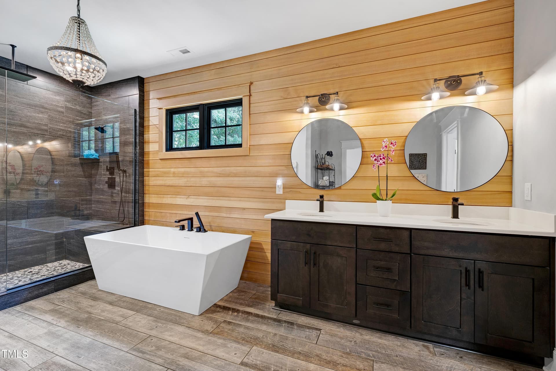 Scene-37 - 5859 Vicksboro Road, Henderson, NC 27537