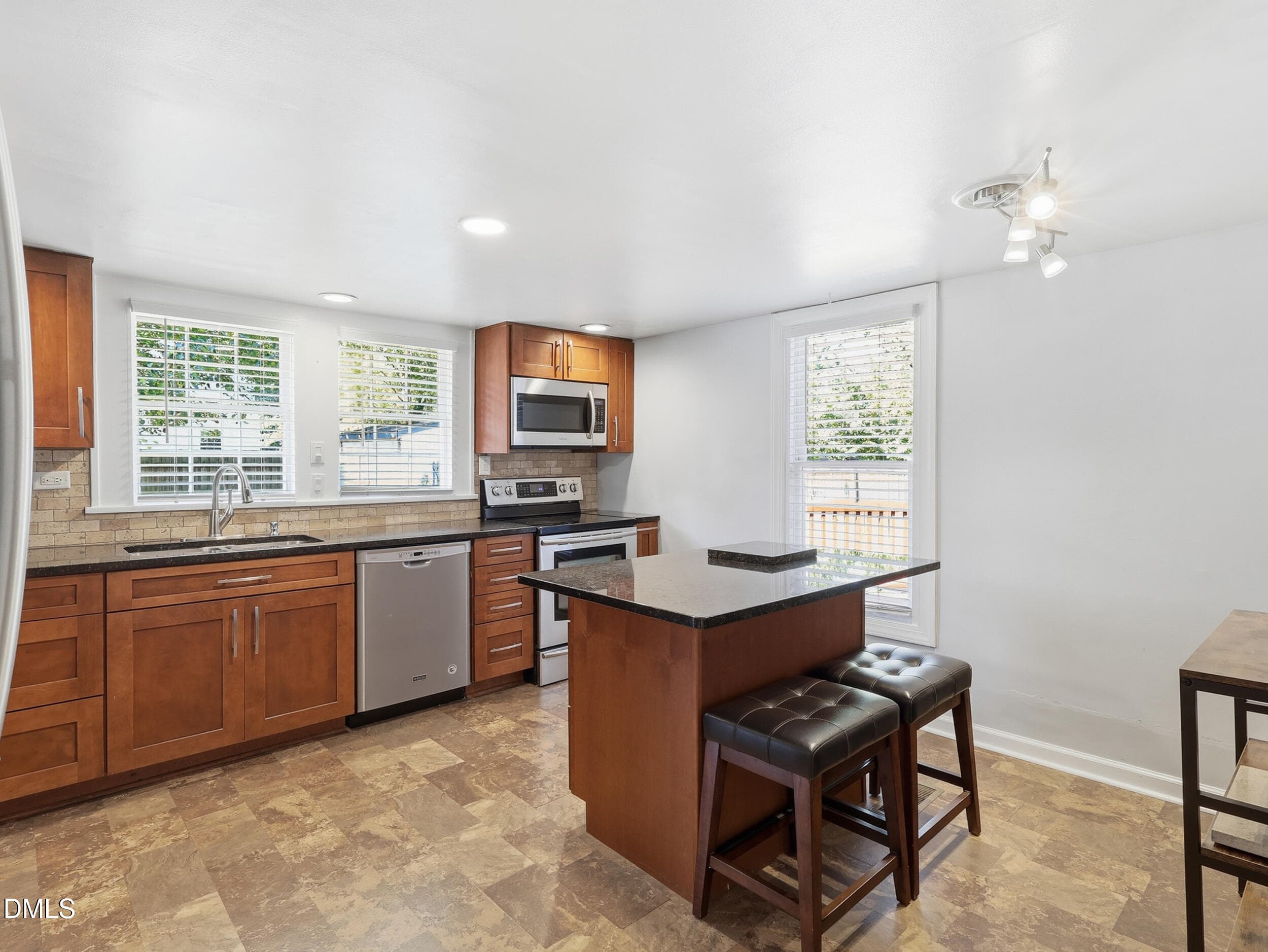 pearce-media-300-w-gannon-ave-11 - 300 W Gannon Avenue W, Zebulon, NC 27597
