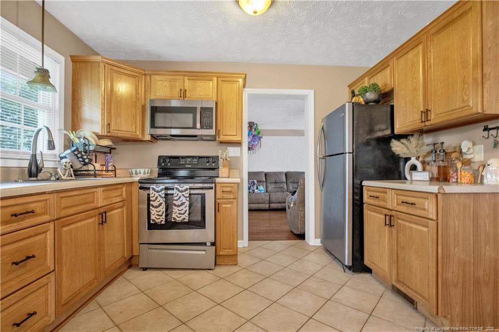Photo 10 - 998 N Nc Highway 71, Maxton, NC 28364