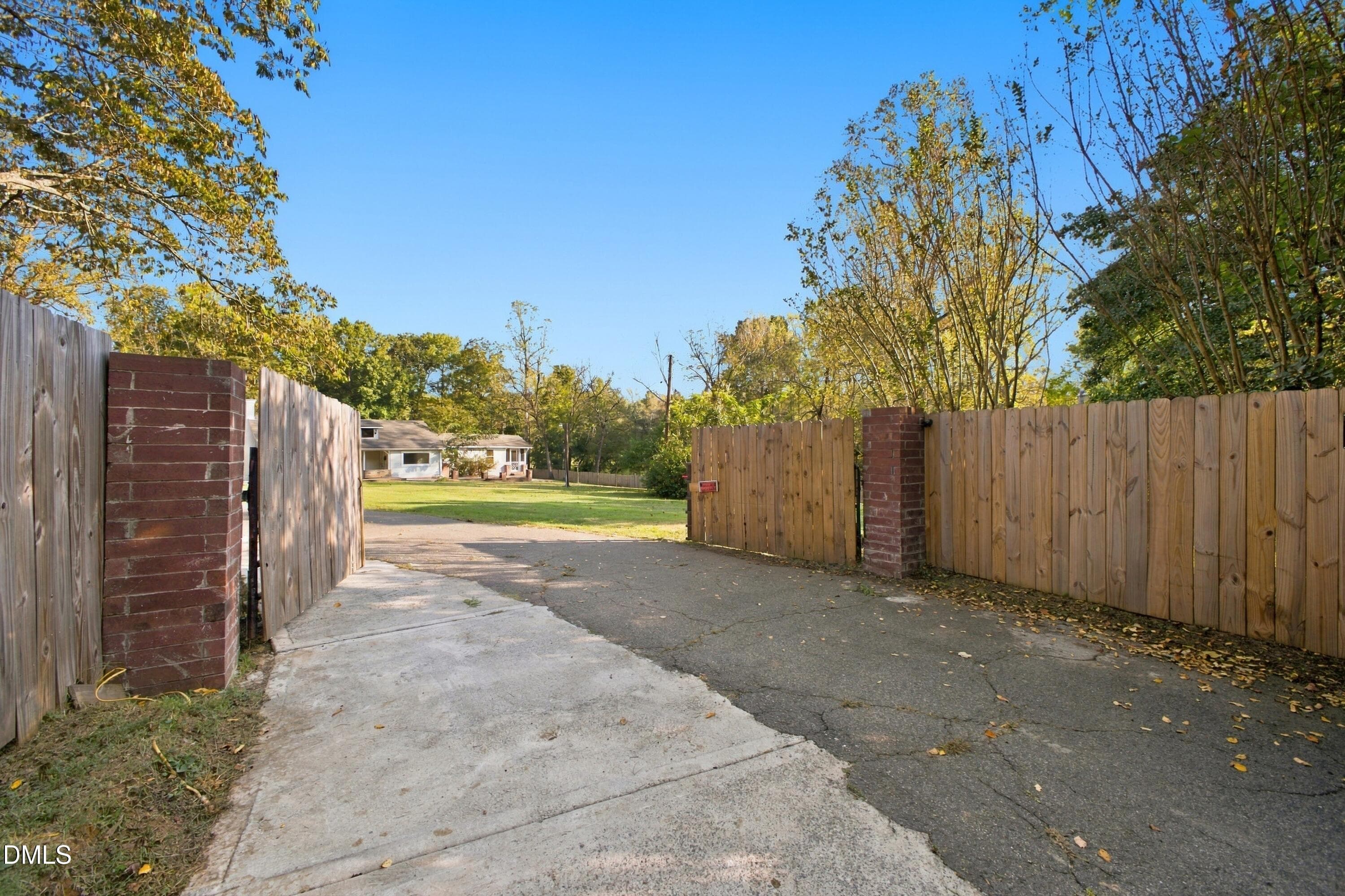 Driveway Privacy Gate - 3002 University Station Road, Durham, NC 27705