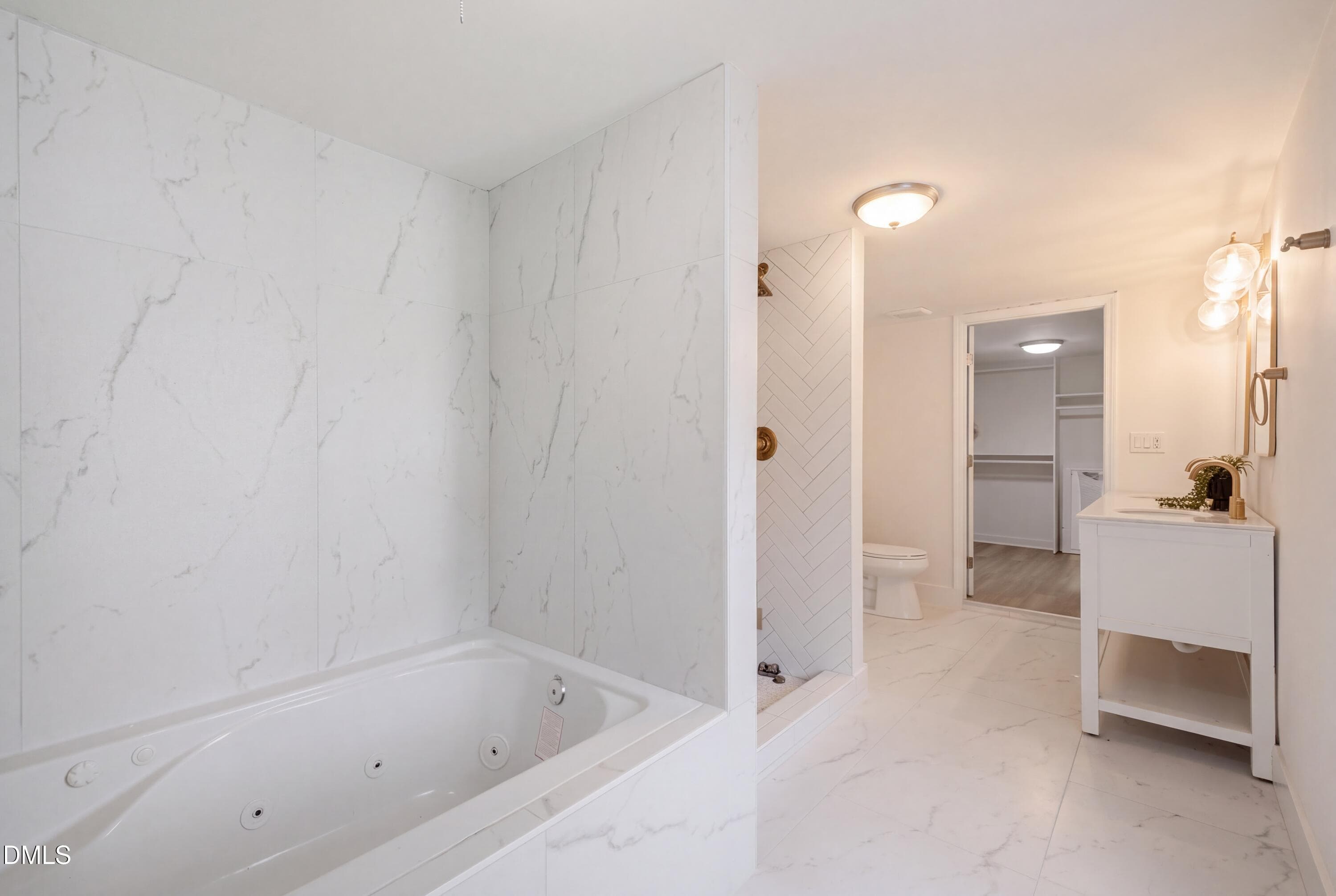Primary Full Bath - 3002 University Station Road, Durham, NC 27705