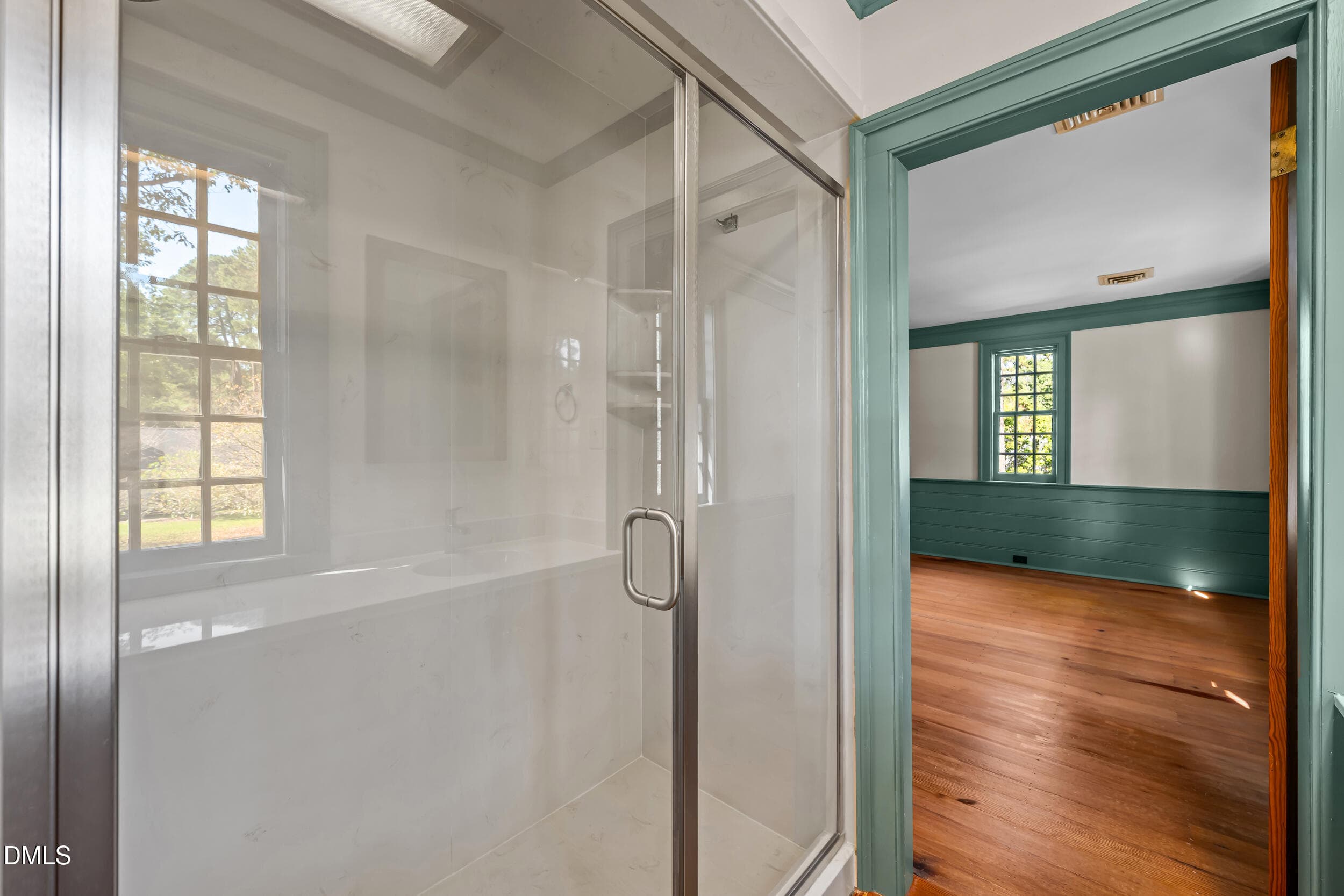 2nd Floor Jack and Jill Bathroom - 1516 Colony Drive, Tarboro, NC 27886