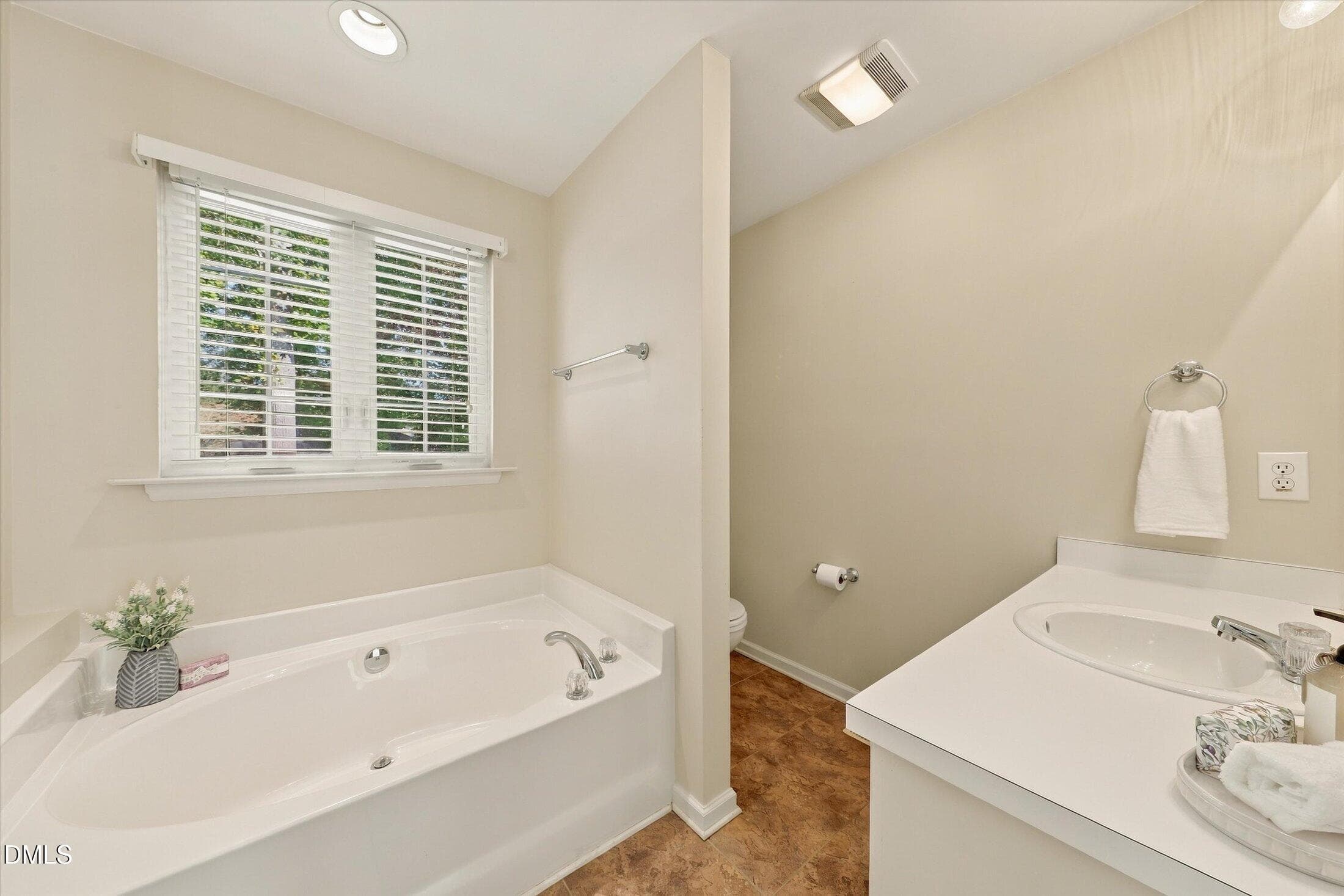 31-113 Falmouth-2624 - 113 Falmouth Court, Clayton, NC 27527