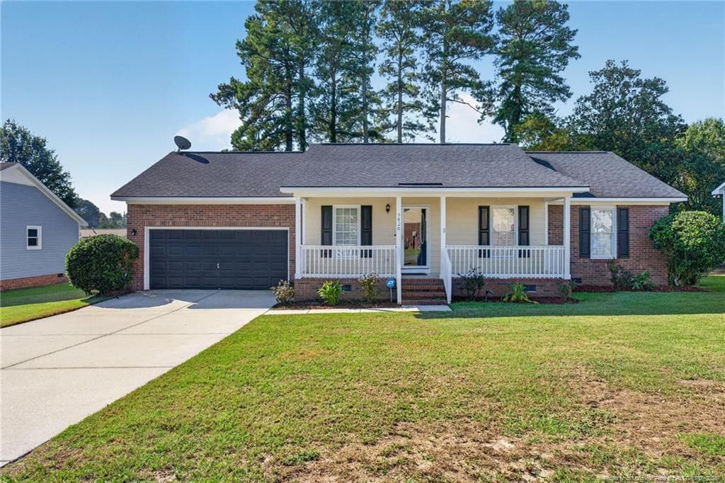 Photo 2 - 5820 Bear Creek Circle, Fayetteville, NC 28304
