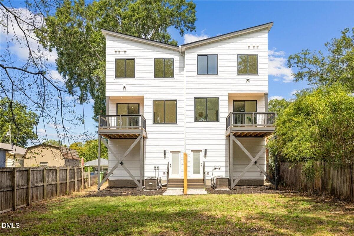 Back exterior of home - 804 Cotton Place 102, Raleigh, NC 27601