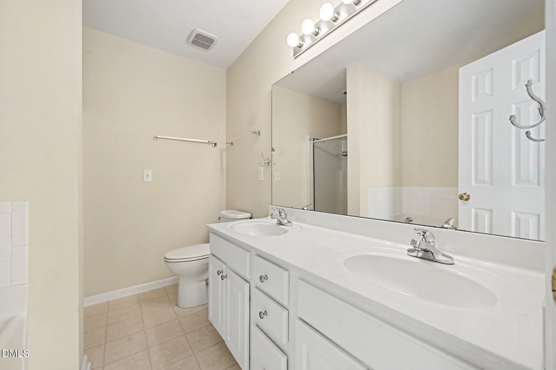 apexprimarybath - 1117 Bungalow Park Drive, Apex, NC 27502