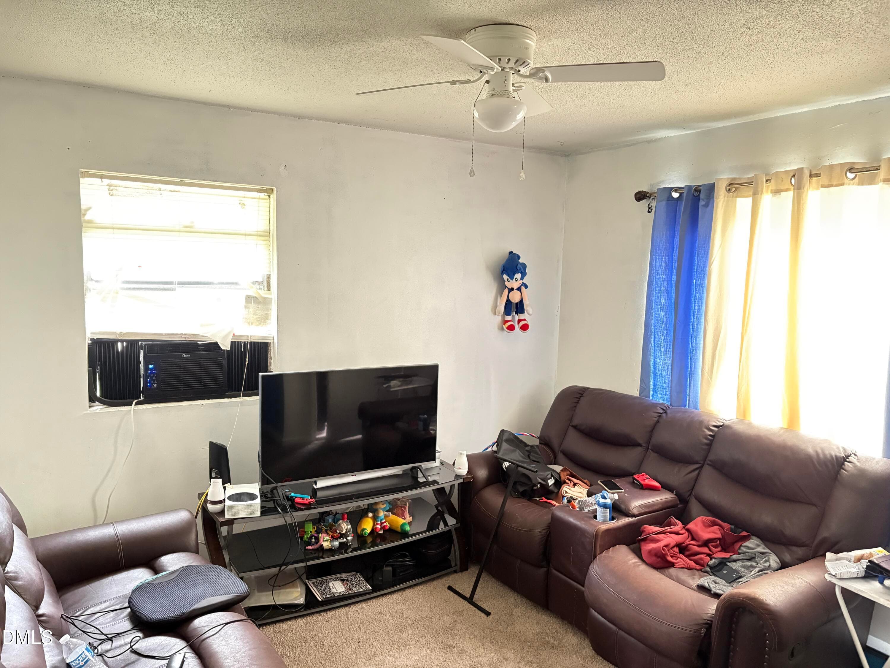 522- Living Room - 524 Green Street, Durham, NC 27701