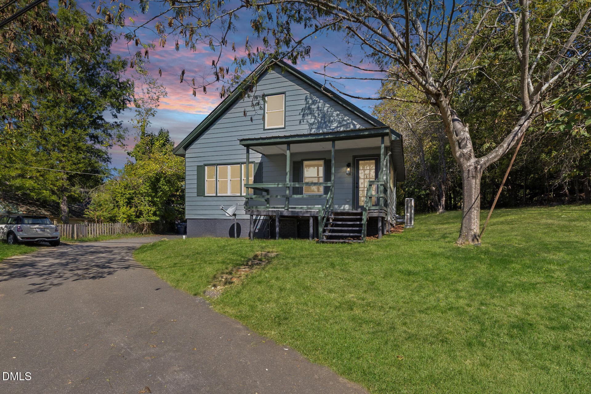 530 W King Street, Hillsborough, NC 27278