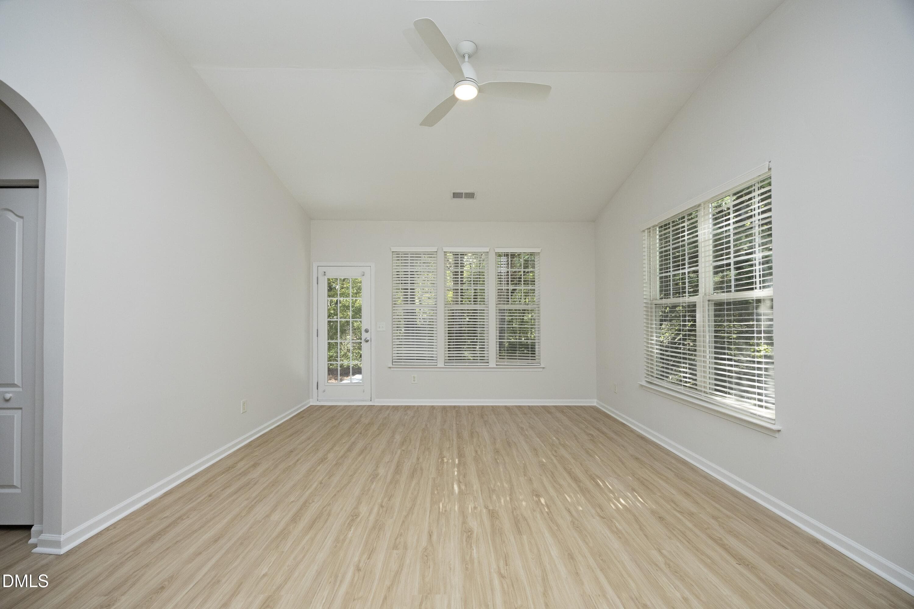 10Living - 8204 Stone Cellar Drive, Raleigh, NC 27613
