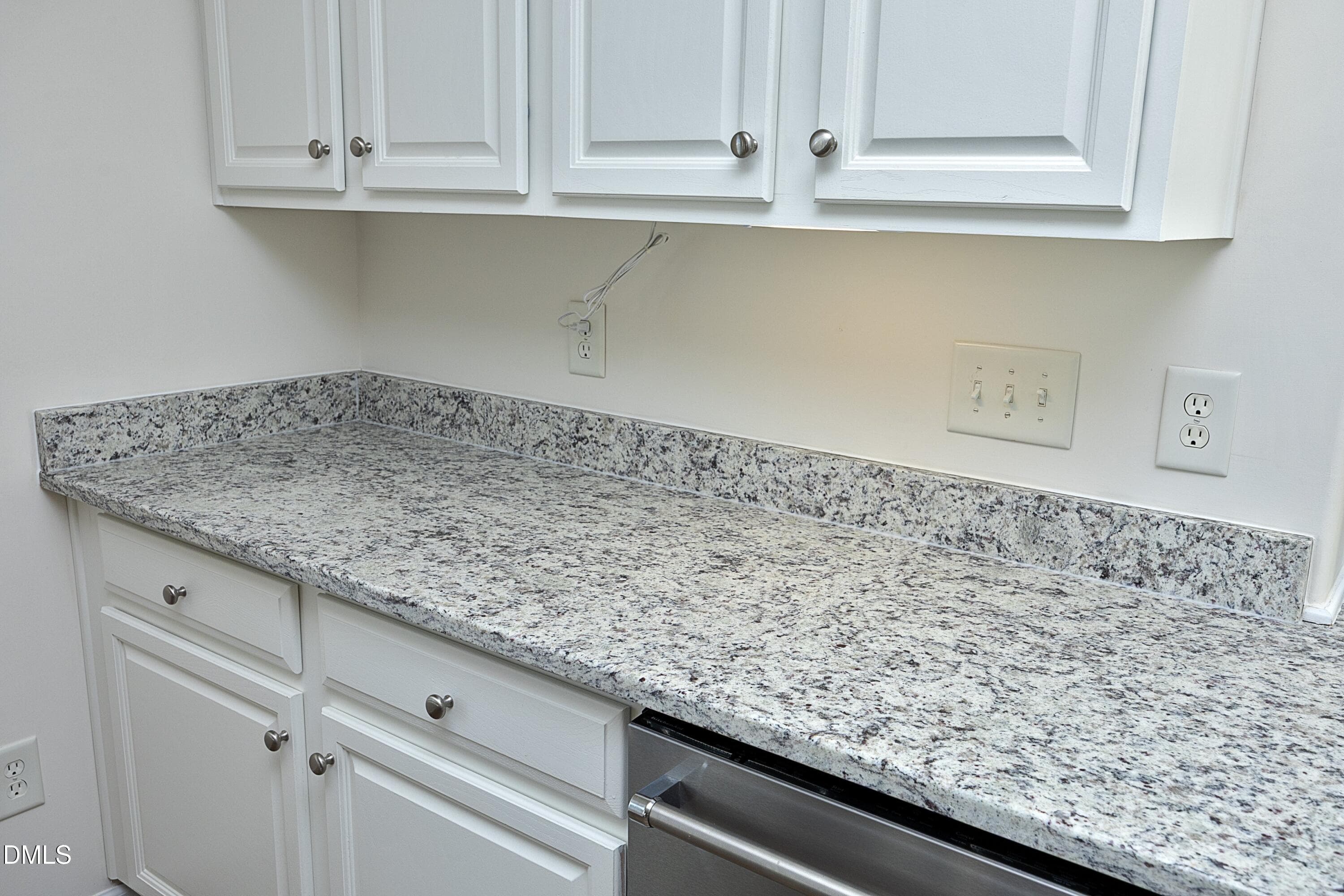Kitchen Granite - 1529 Pebble Creek Crossing, Durham, NC 27713