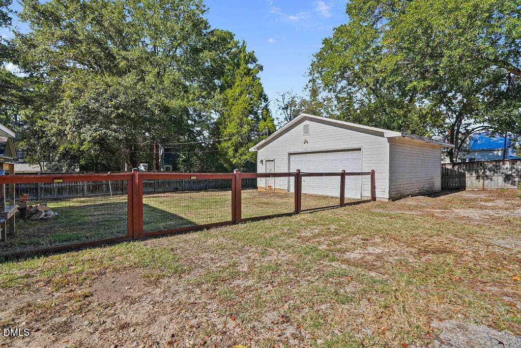 done710wdivinest-4 - 710 W Divine Street, Dunn, NC 28334