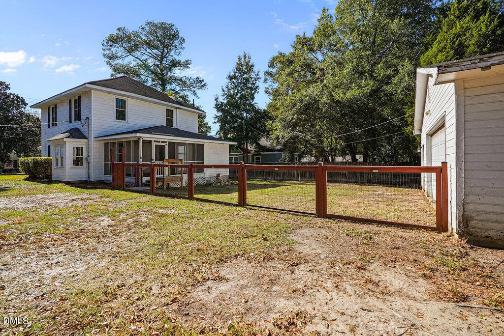 done710wdivinest-5 - 710 W Divine Street, Dunn, NC 28334