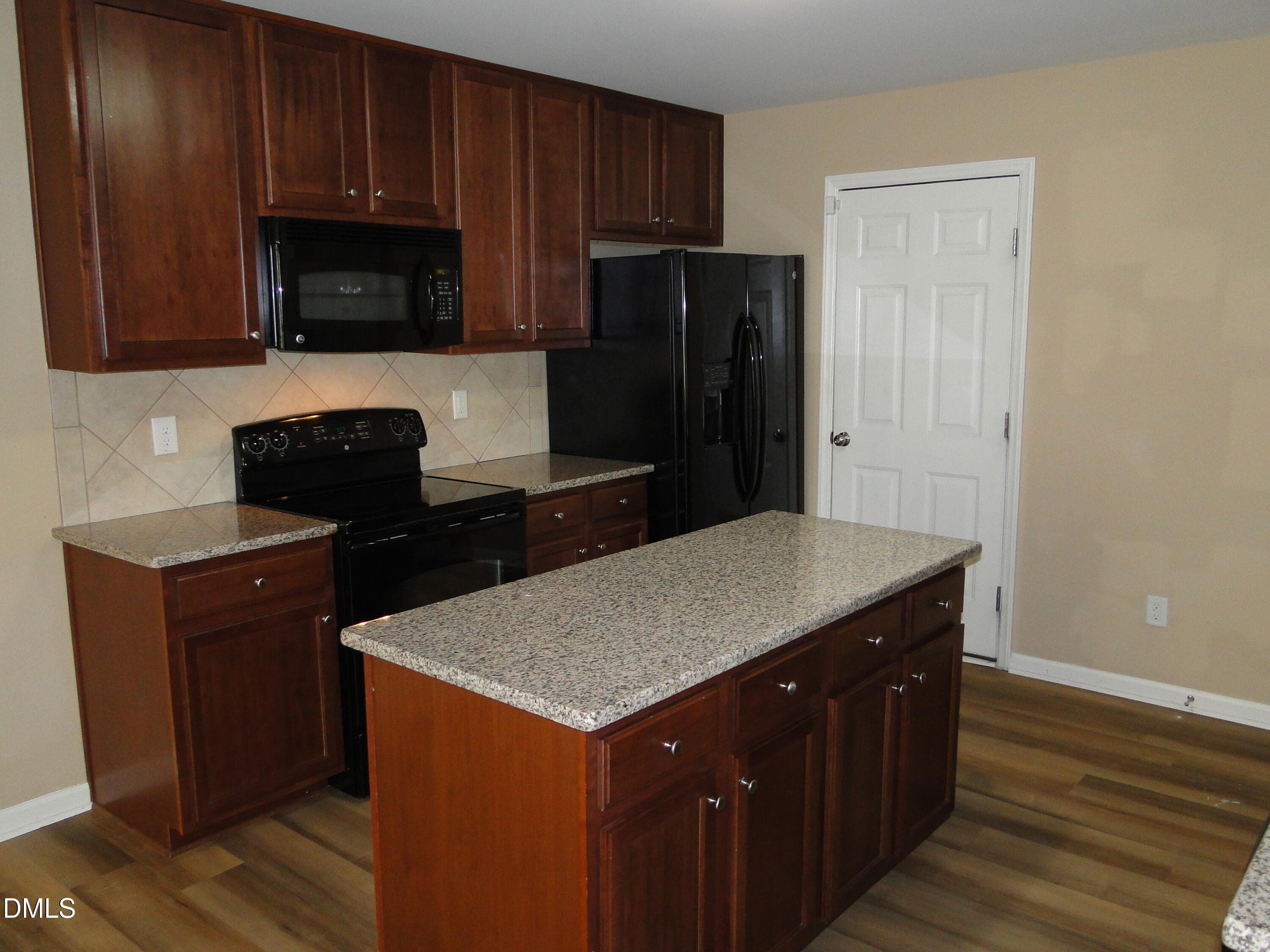 Kitchen - 5817 Abbington Way, Raleigh, NC 27610