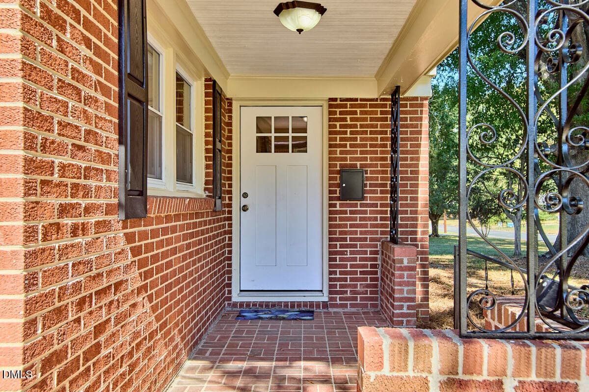 009 - 2317 Charlotte Street, Durham, NC 27705
