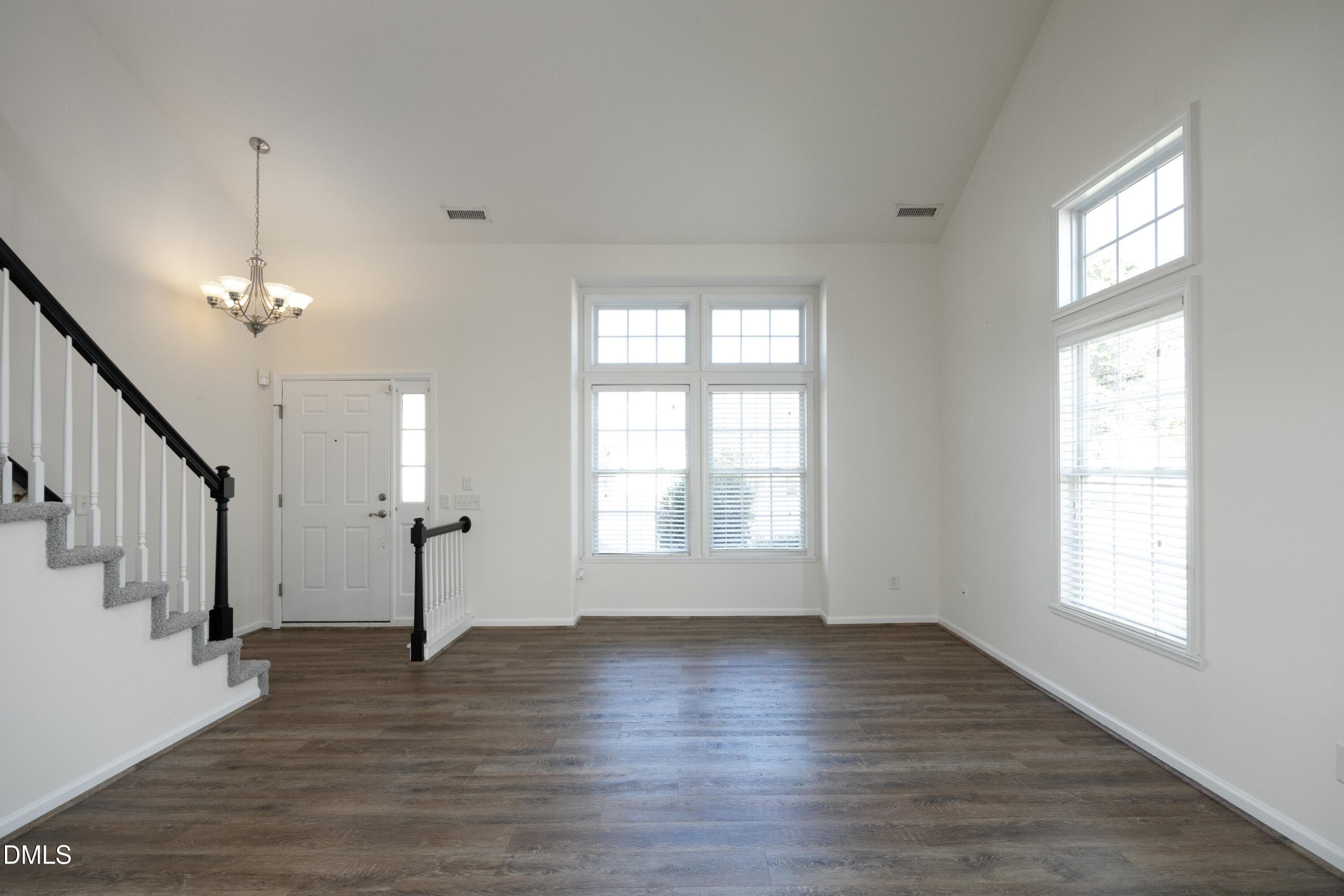 LivingNew1 - 1529 Pebble Creek Crossing, Durham, NC 27713