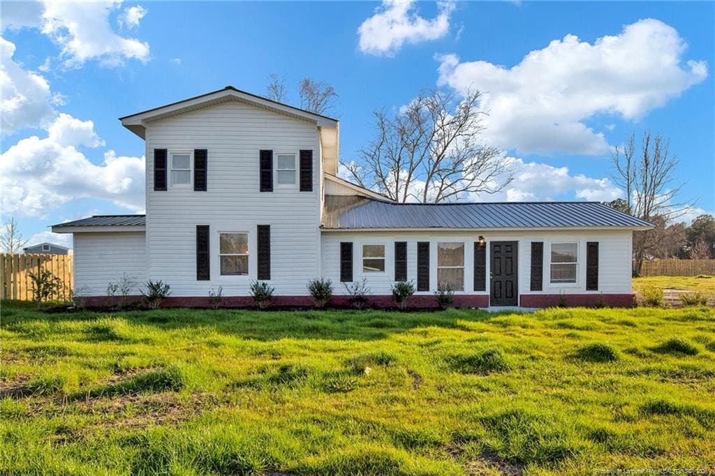 173 Style Drive, Parkton, NC 28371