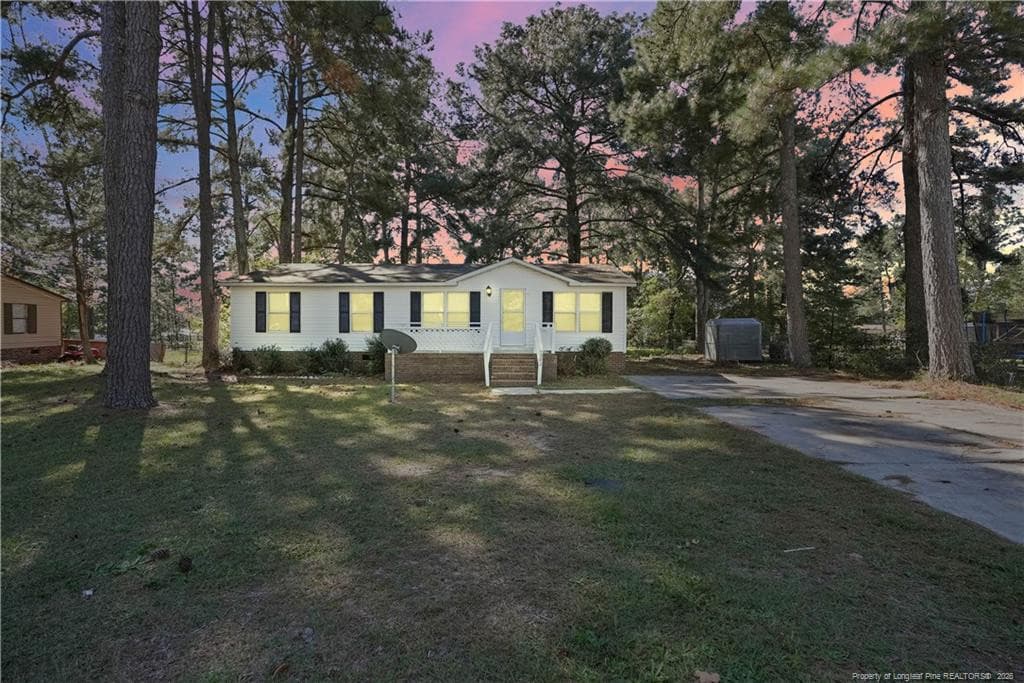 502 Inverary Drive, Raeford, NC 28376