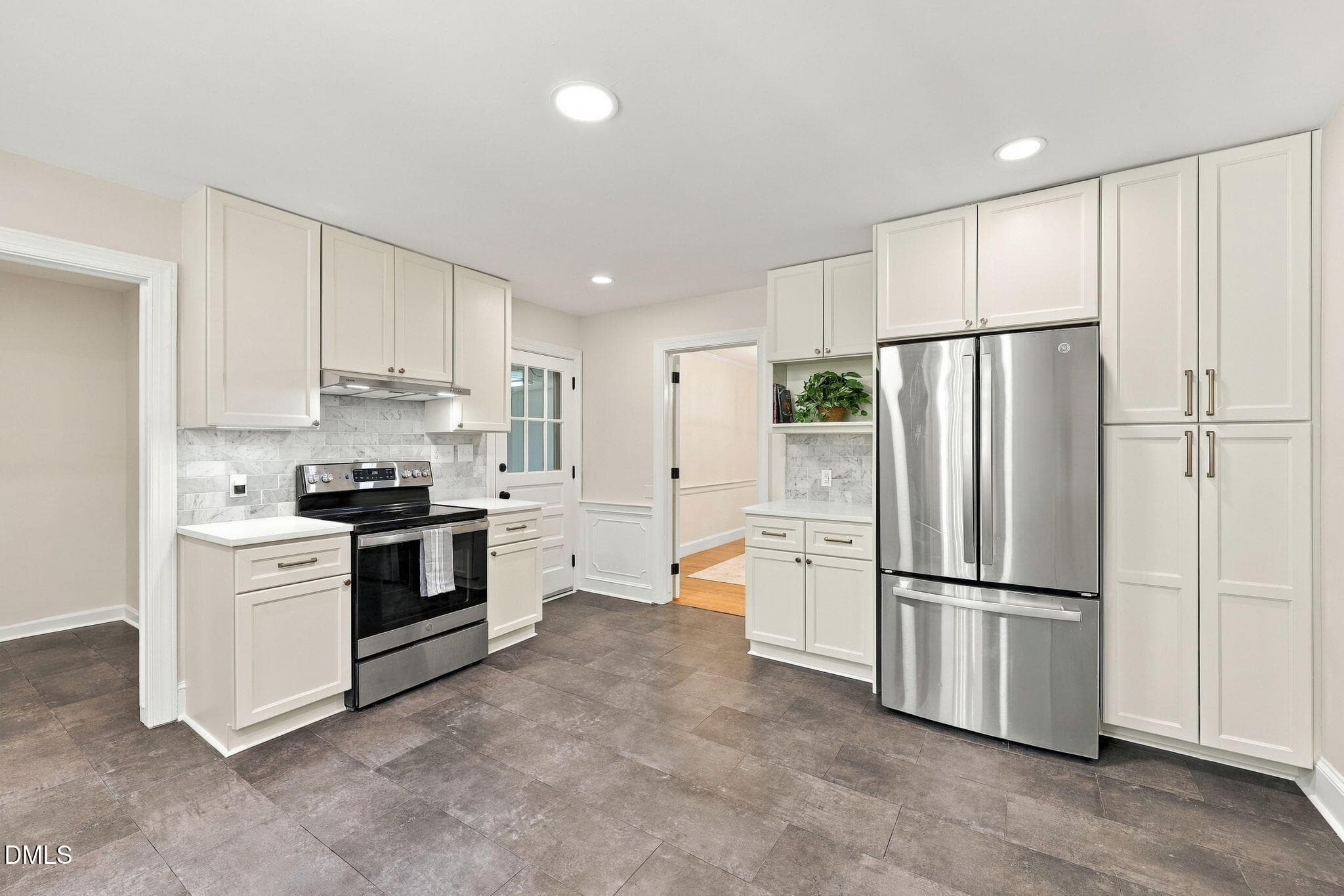20-web-or-mls-IMG_2032_Edit - 6700 Valley Lake Drive, Raleigh, NC 27612