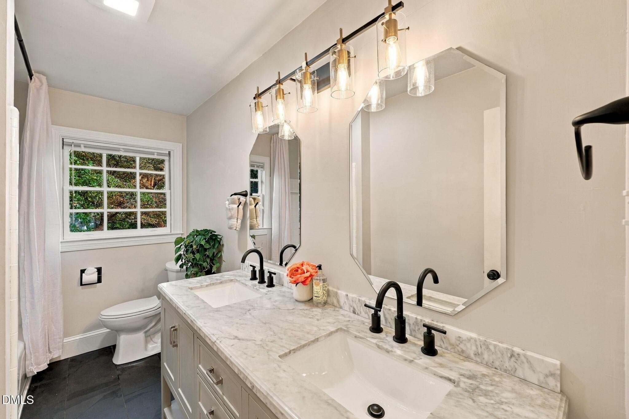 24-web-or-mls-IMG_2059 - 6700 Valley Lake Drive, Raleigh, NC 27612