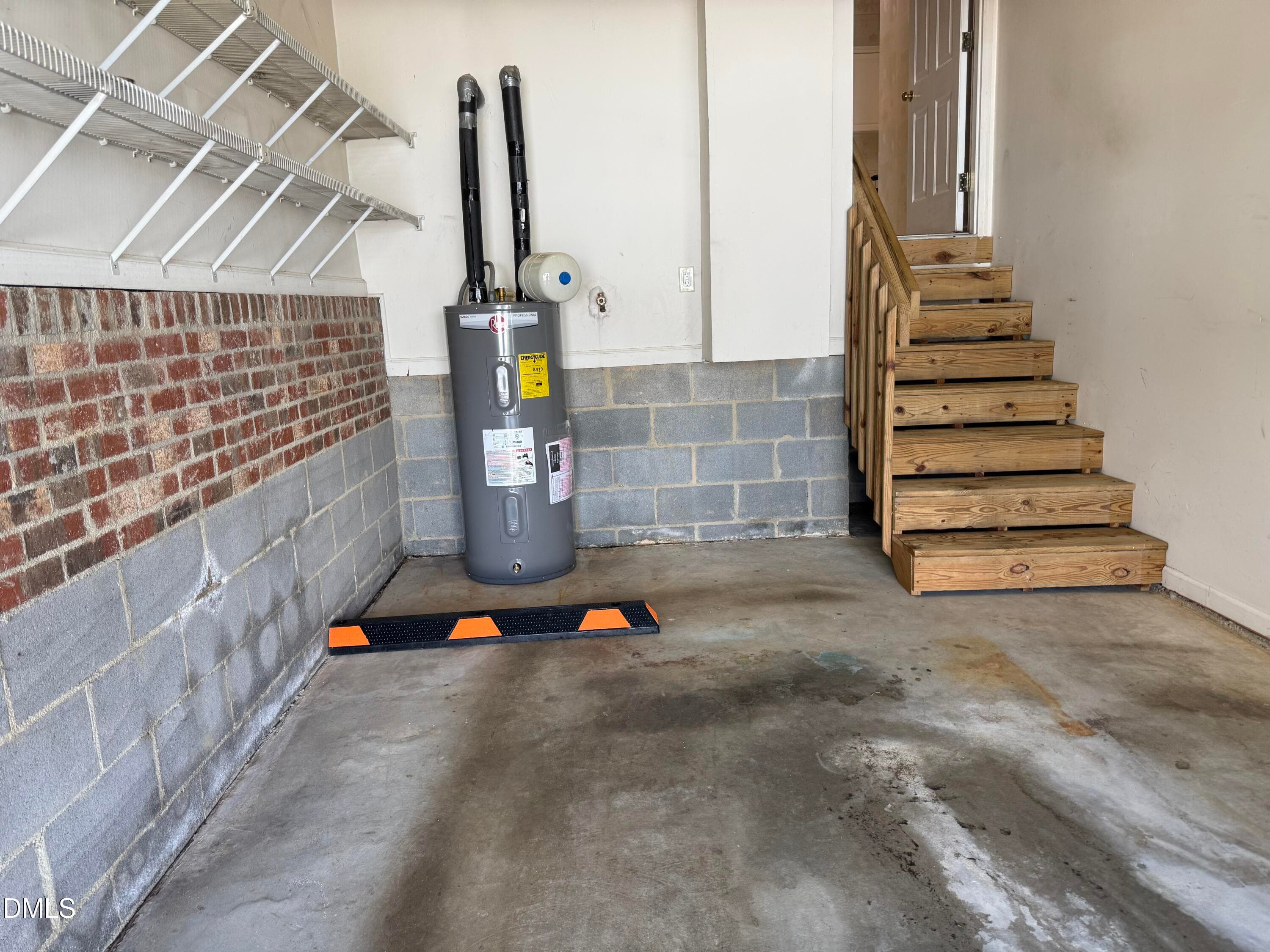 Garage - 8200 Hempshire Place, Raleigh, NC 27613