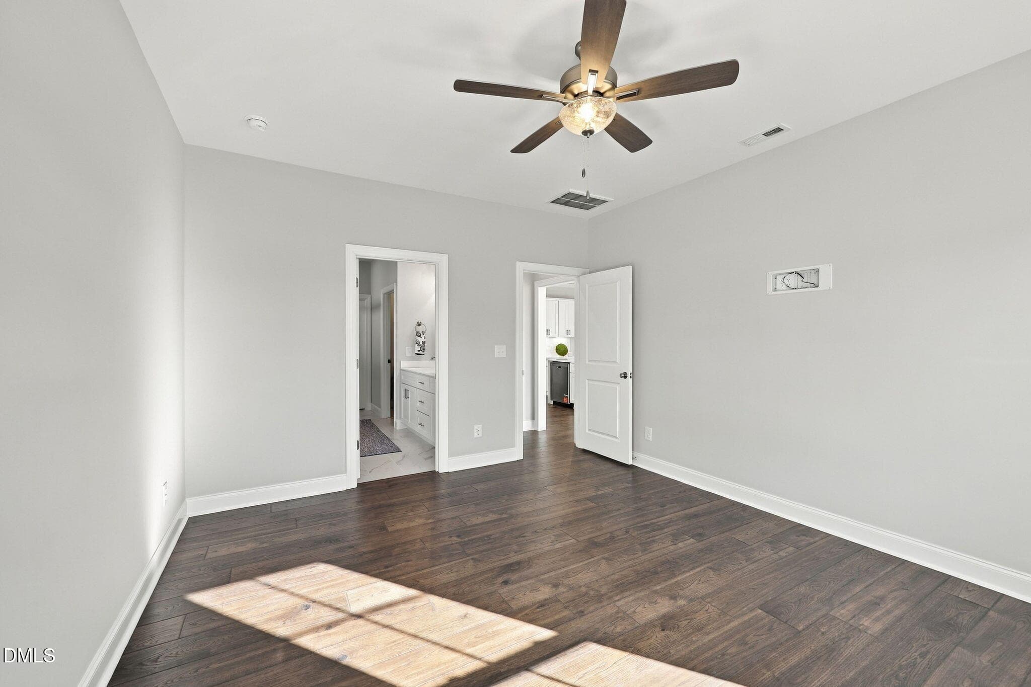23-web-or-mls-IMG_0044 - 1027 N Lincoln Street, Benson, NC 27504