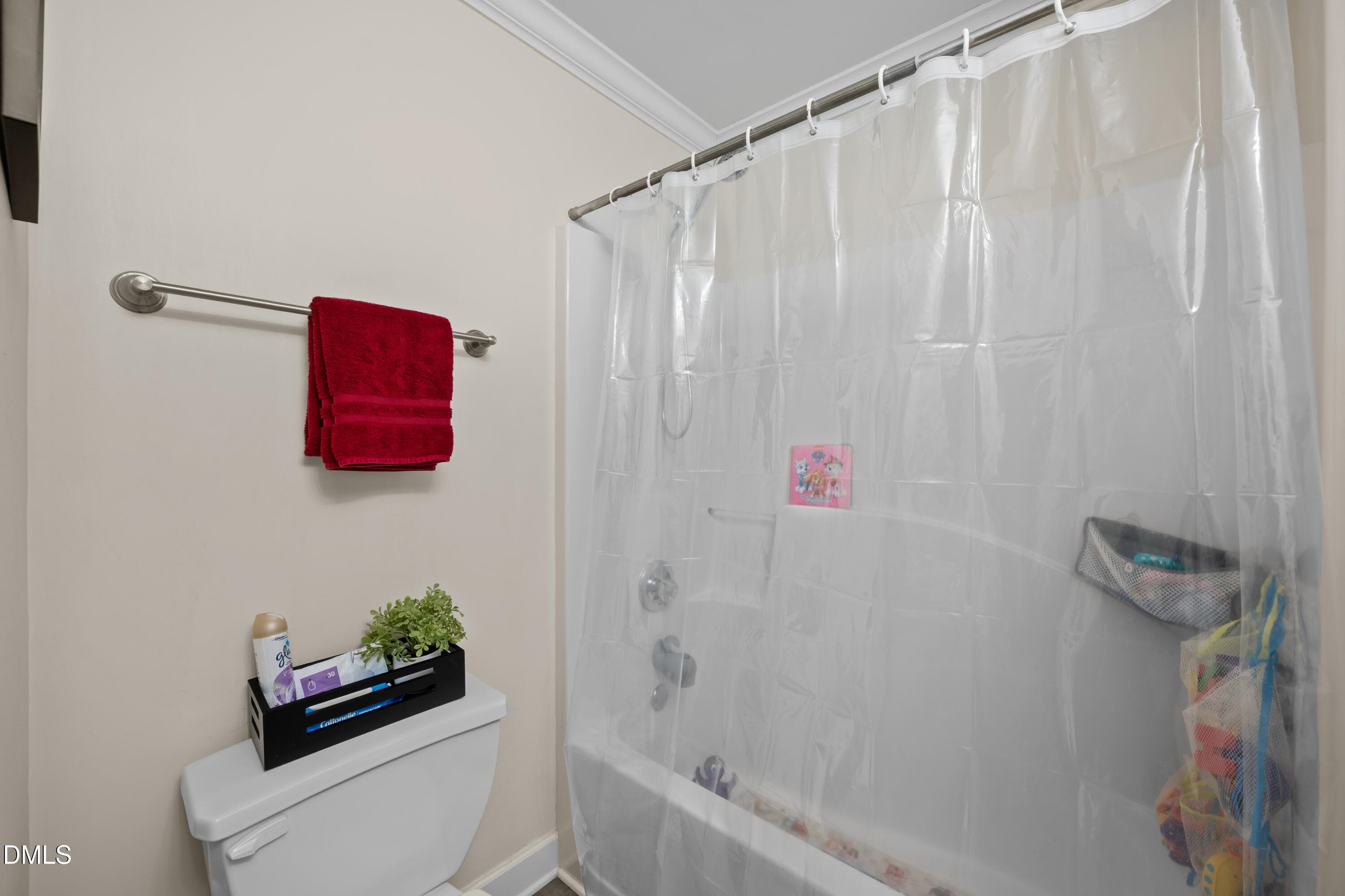 Full Bathroom - 1501 Rainesview Lane, Apex, NC 27502