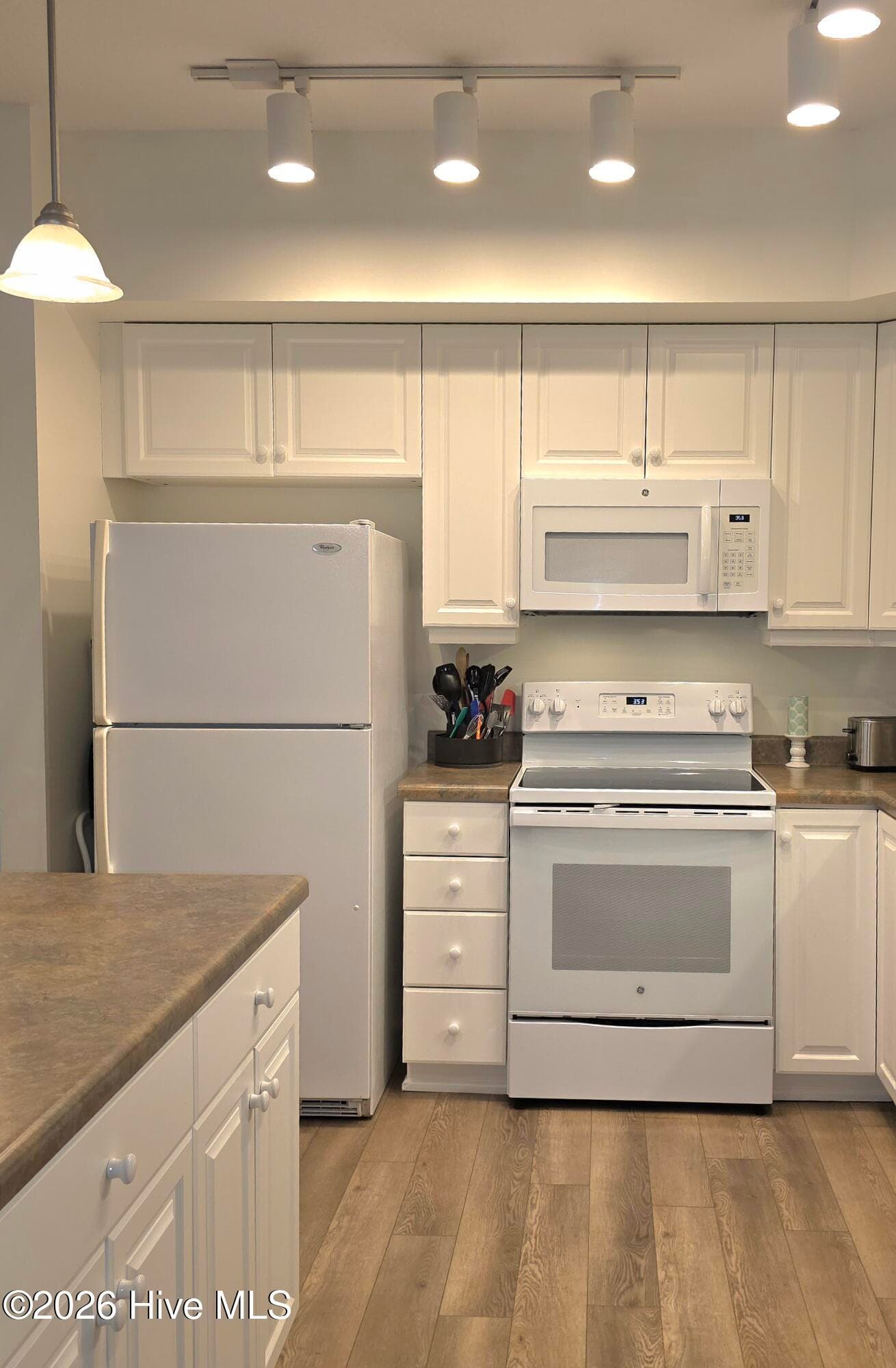 Condominium at 100 Lighthouse Lane D3, Cedar Point, NC 28584, photo 5 of 8