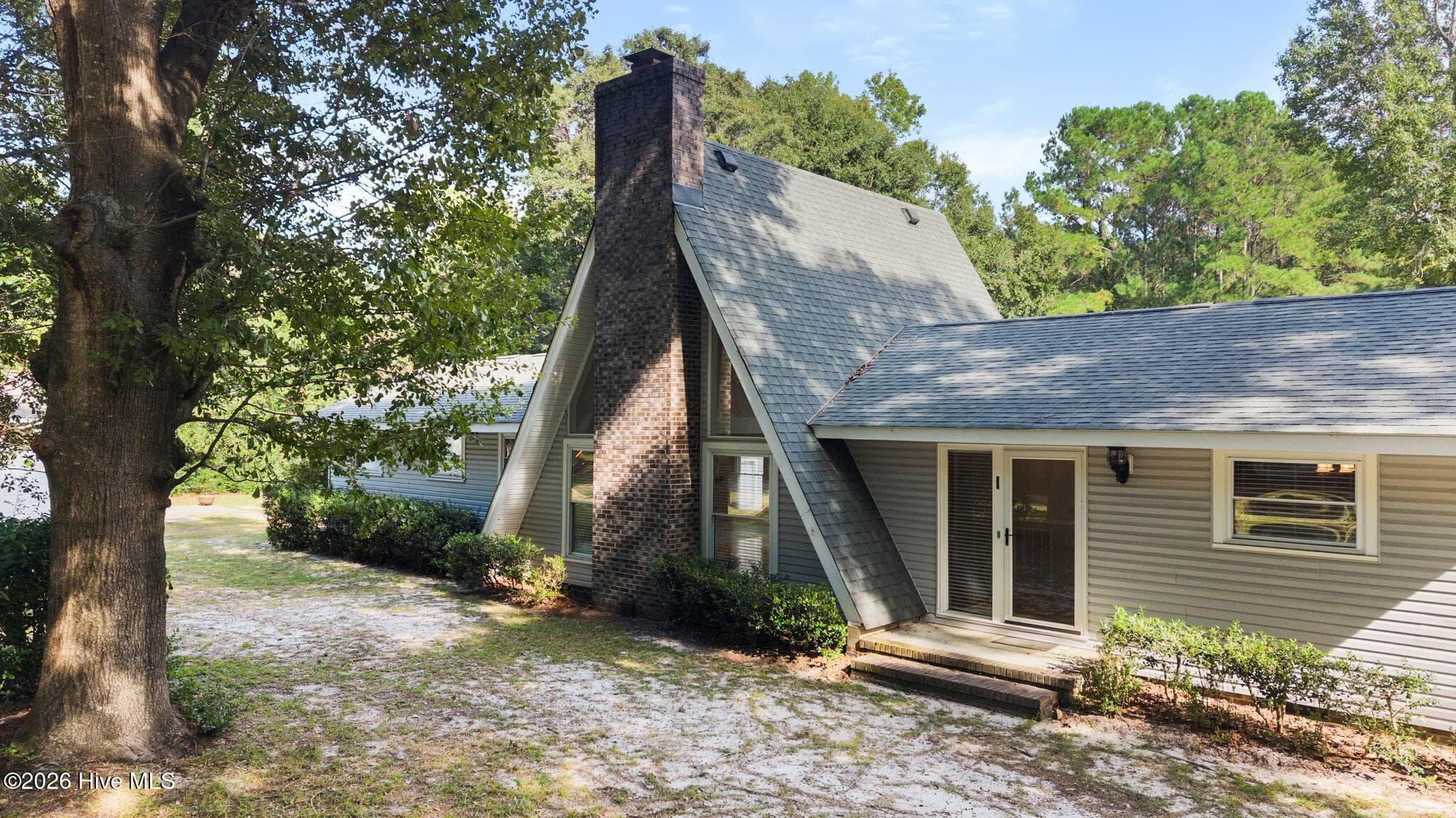 Single Family Residence at 220 Brockway Road, Wilmington, NC 28411, photo 6 of 97